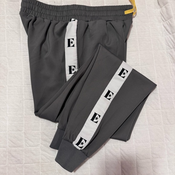 Men’s Elton John tracksuit. - Picture 5 of 5